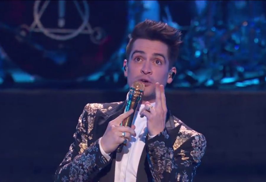 Brendon+Urie%2C+the+lead+singer+of+Panic%21+At+The+Disco%2C+performing+High+Hopes+at+the+2018+MTV+Video+Music+Awards.