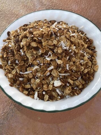 A bowl of flavorful, cruncy granola for a simple but appetizing breakfast!