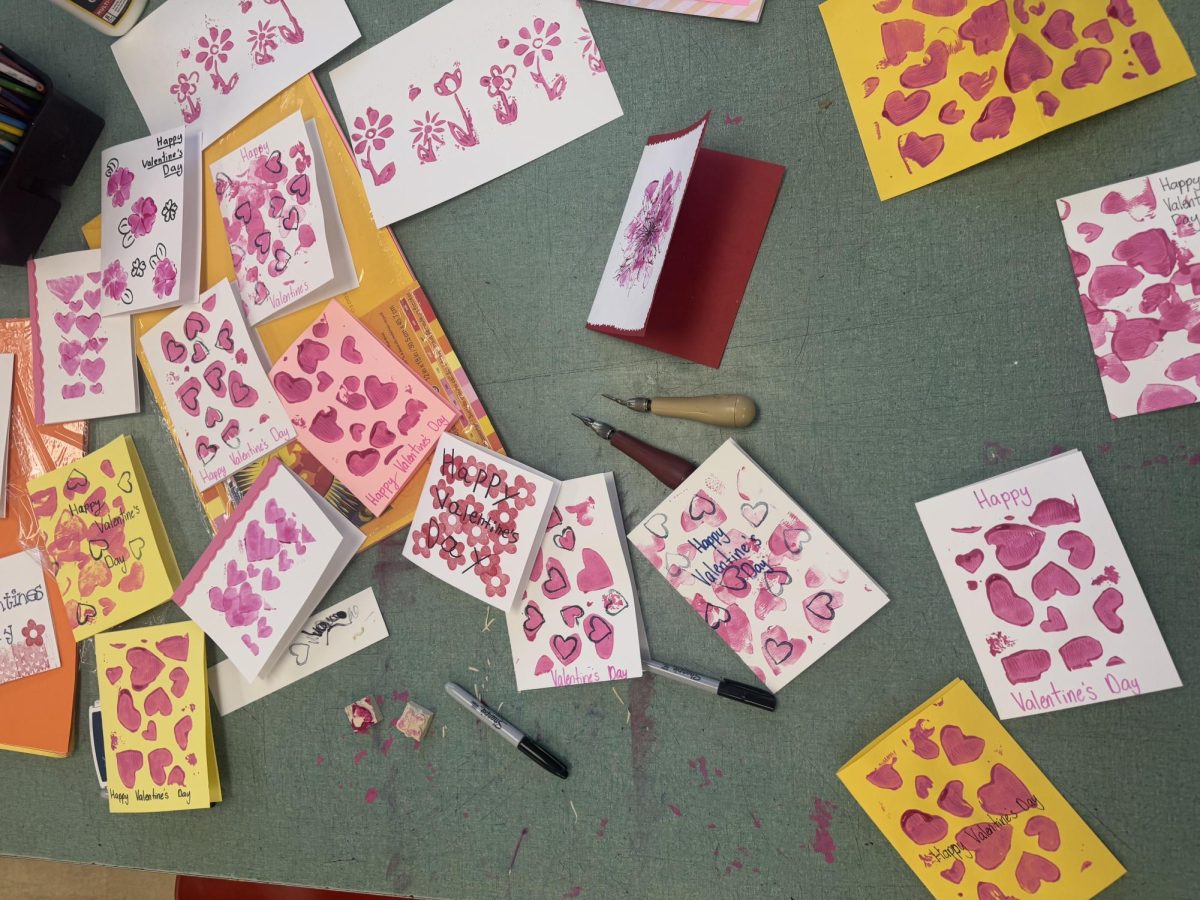 National Art Honors Society (NAHS) making cute Valentine's day cards.